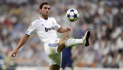 开云体育场-五大联赛中卫越位造陷阱执行效率是否下降，中后卫如何造越位